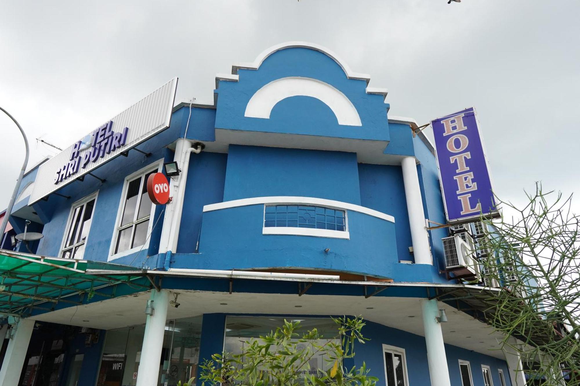 Hotel Shri Putiri Pasir Gudang Bagian luar foto